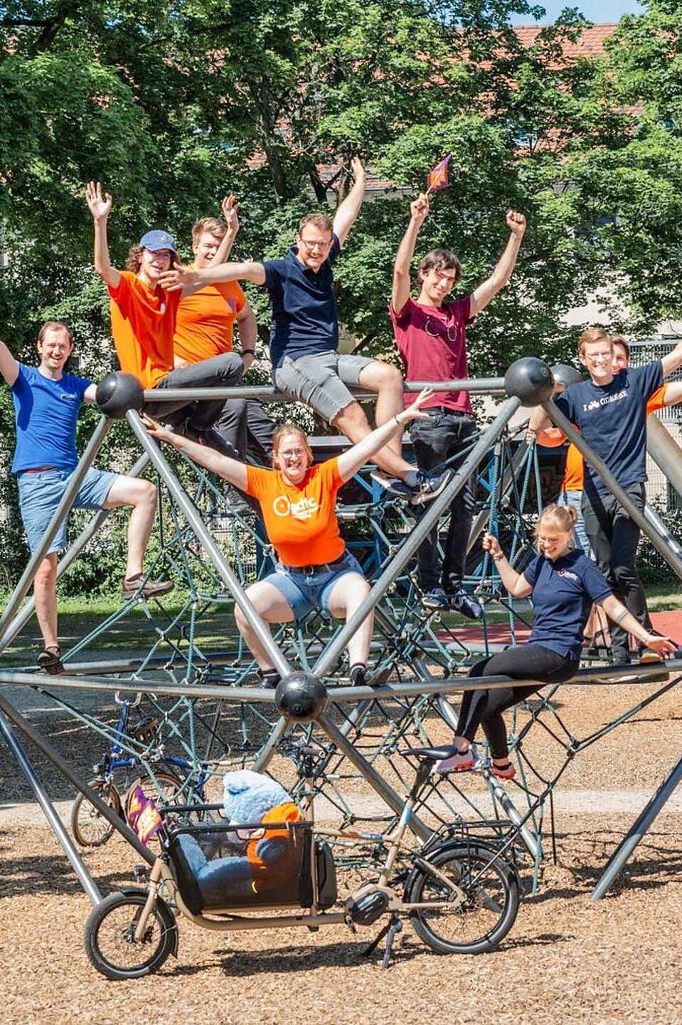 Junge Menschen im "Netz"  Junge Menschen im "Netz"